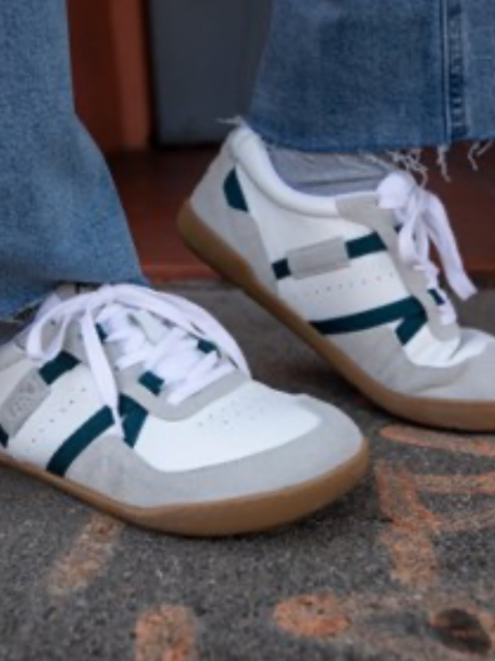 Xero Shoes Kelso Barefoot Leather Sneakers
Size 8.5